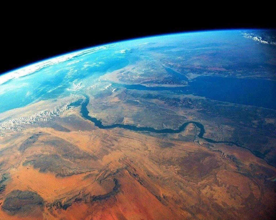 ineed__spacee's tweet photo. The Nile from #Space 😲 https://t.co/3zEbfQWOGU