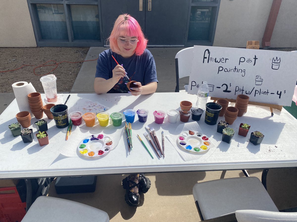 VerradoArt's tweet image. It’s been an amazing day here at the AFUHSD Arts Showcase! Check out our talented students! There’s still an hour left in the event, come on by and see some art! 🎨🖌#AFUHSDarts