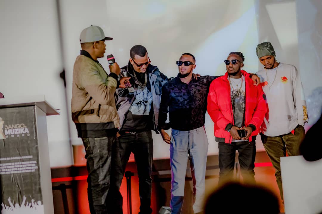 We celebrate the achievement of the the best video director of the year in #IsangoStarAwards2021 to the founder &amp; Vice Chairman of <a href="/BigTeam_Rw/">Big Team Production</a>  
We wish you more success to <a href="/eazycuts/">M I K ✂️ S I</a>  and to the rest of the team <a href="/BigTeam_Rw/">Big Team Production</a>
<a href="/isangostar/">IsangoStar</a>