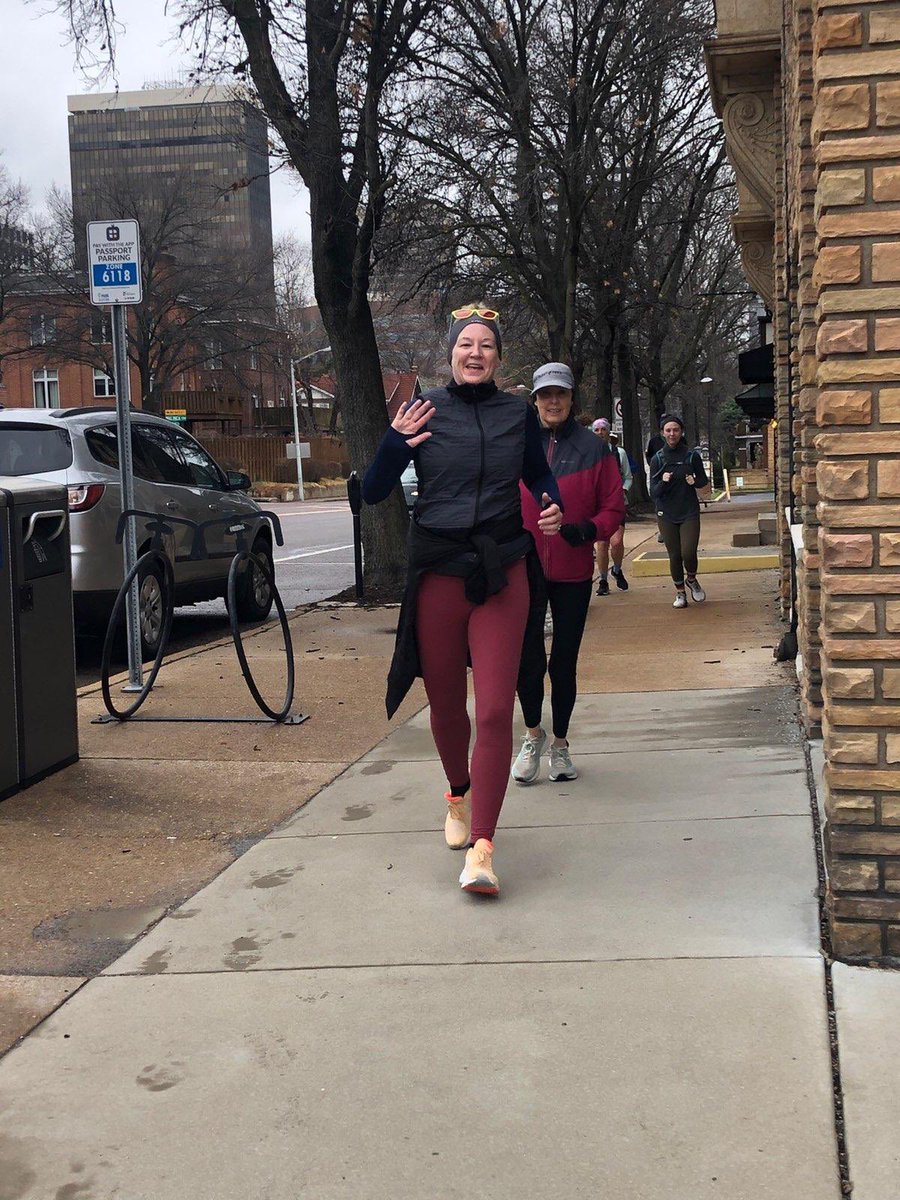 SheilaSitzer's tweet photo. @joshagogo I can’t believe I did 20 miles today!  It is a mental milestone!  So cool that @KathleenSitzer came to cheer us on! https://t.co/gFQtRB7Jq5