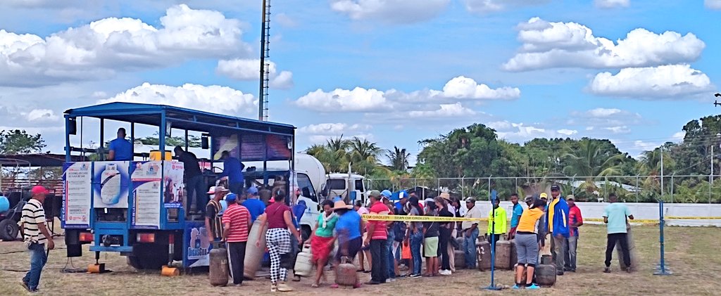 #Importante📍Más de 6 mil familias del municipio Guayabal  fueron beneficiadas con Jornada de Saturación de GLP a través de la unidad móvil de <a href="/DiGasGuarico/">DIGASGUA</a>, continuamos gestionando para  el bienestar del  pueblo.

<a href="/NicolasMaduro/">Nicolás Maduro</a> 
<a href="/josemvasquez/">José Vásquez</a> 
<a href="/sergior_guarico/">Sergio Rodríguez</a> 

#CulturaNuestra