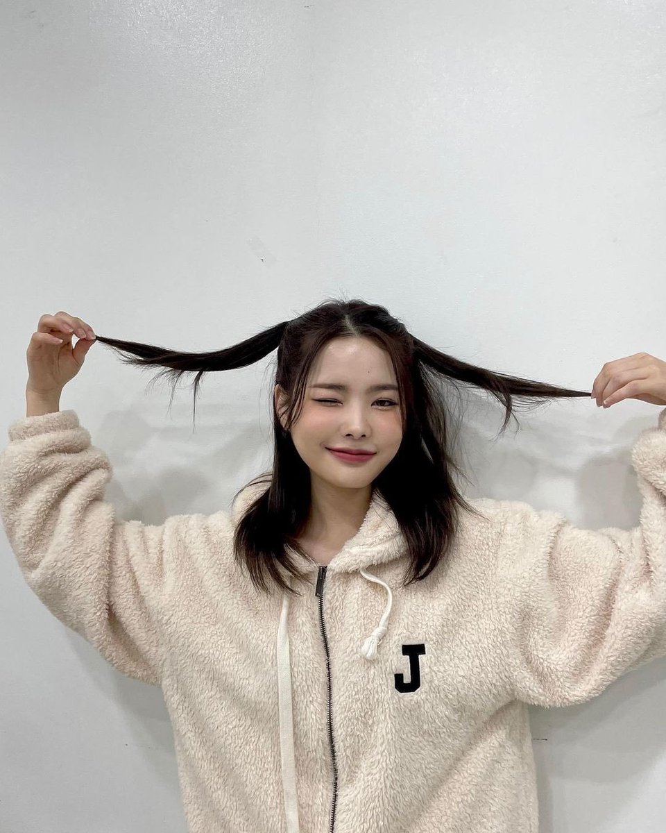 giirlgrouplooks's tweet photo. weki meki ; rina https://t.co/YRQvDQPOzR