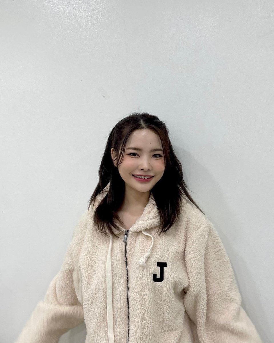 giirlgrouplooks's tweet photo. weki meki ; rina https://t.co/YRQvDQPOzR
