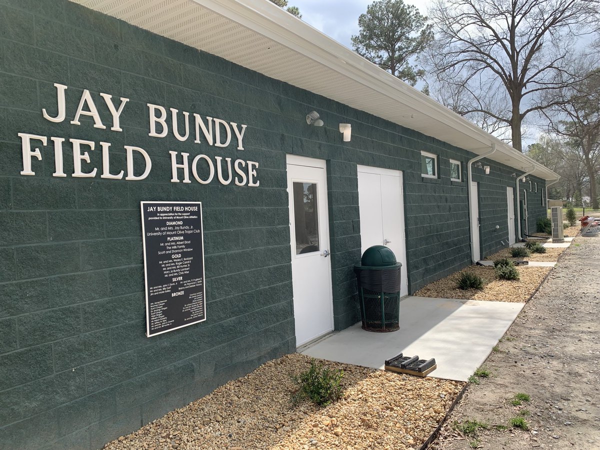 JeffreyMEisen's tweet photo. Big day on campus:  dedication of the Jay Bundy Field House, with offices and locker rooms for ⁦@UMOtennis⁩ ⁦@umo_mens_soccer⁩ ⁦@UMO_W_Soccer⁩, followed by ⁦@UMOtennis⁩ home match and soccer alumni games.  Plus two lacrosse games!  #GDTBAT https://t.co/f0DB11SSxT