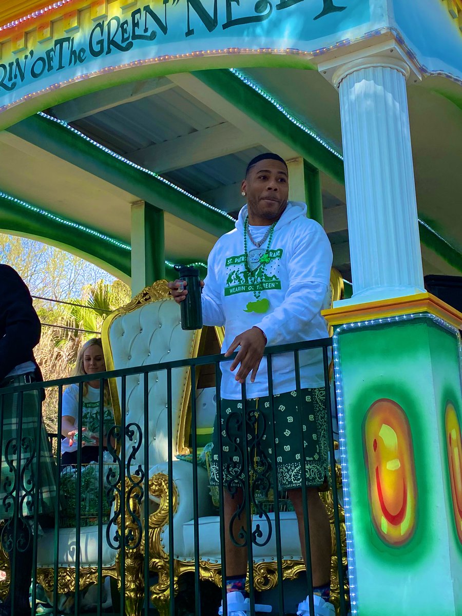 PREAUX_FISH's tweet photo. One last parade for the season! I saw @Nelly_Mo in the @batonrouge #StPatricksDay #BeadBoss - not pictured @WrightingApril @saltyecoevo @jembrown and others with fewer beads than me https://t.co/18DOLxqRWF