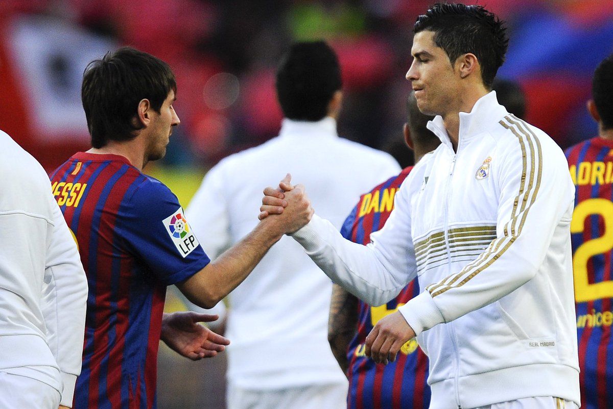 SofianeArbeloa's tweet photo. On remerciera jamais assez ces messieurs d’avoir élevé le Clasico à un niveau de tension, d’acting, de rivalité jamais connu.

Merci bien pour tous ces moments qui ont marqué l’apogée de ce sport. Le monde entier regrette ces batailles historiques. https://t.co/HJyTeM9fT6