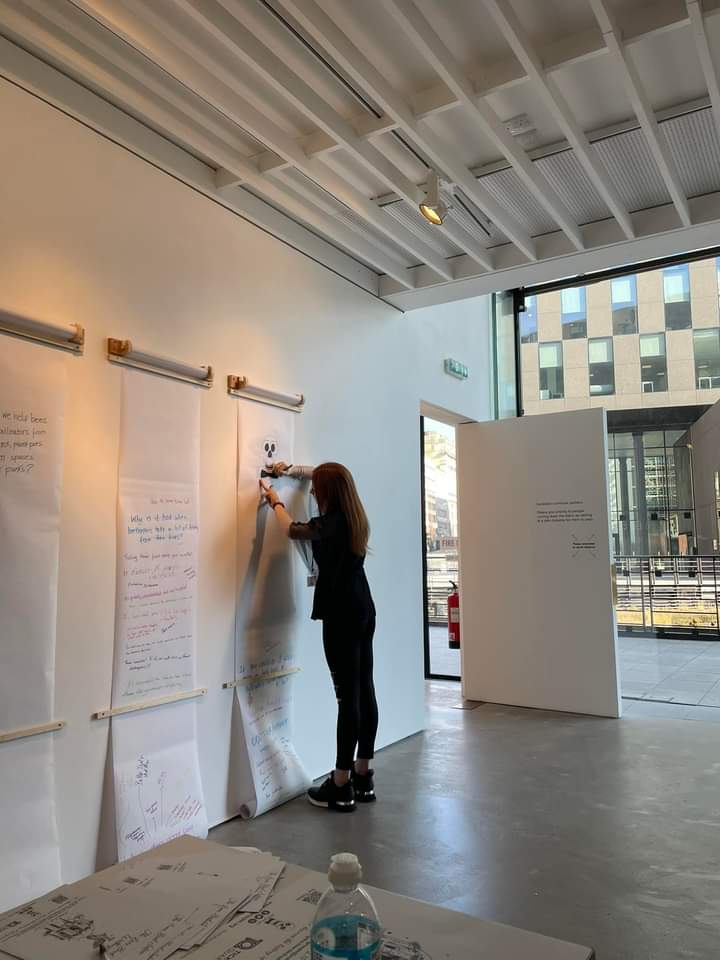 JohnnieMaguire's tweet photo. #ShadowPuppets today @OpenEyeGallery,what a way to spend a Saturday...feedback on our new piece TREE was invaluable.... we will incorporate so many of the amazing suggestions. Thank you to all participants + the venue for asking us to participate in #LookClimateLab  #environment https://t.co/DycotilEEH
