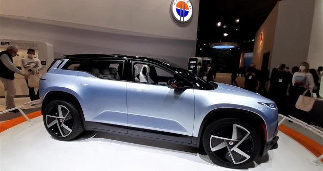 CocheGlobal's tweet photo. 🚘 #CarReviewRating I El nuevo SUV Fisker Ocean, que se fabricará en Austria, recuerda algunos todocaminos europeos y se venderá a partir de 41.900 euros https://t.co/TlYhHPNHuF https://t.co/ddrLlqtxRo