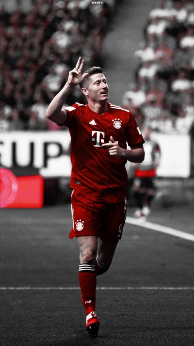 Soren1136's tweet photo. 30 BL goals in one season for FIVE times
Lewa is the 2nd player to reach this. 

So many people: Farmers league, everyone could do it there

My question: If it’s so easy, why does nobody else do it then besides Lewa and Gerd Müller?
#Bundesliga #BL #Bayern #Müller #football #Lewa https://t.co/dK9mNtSRXH