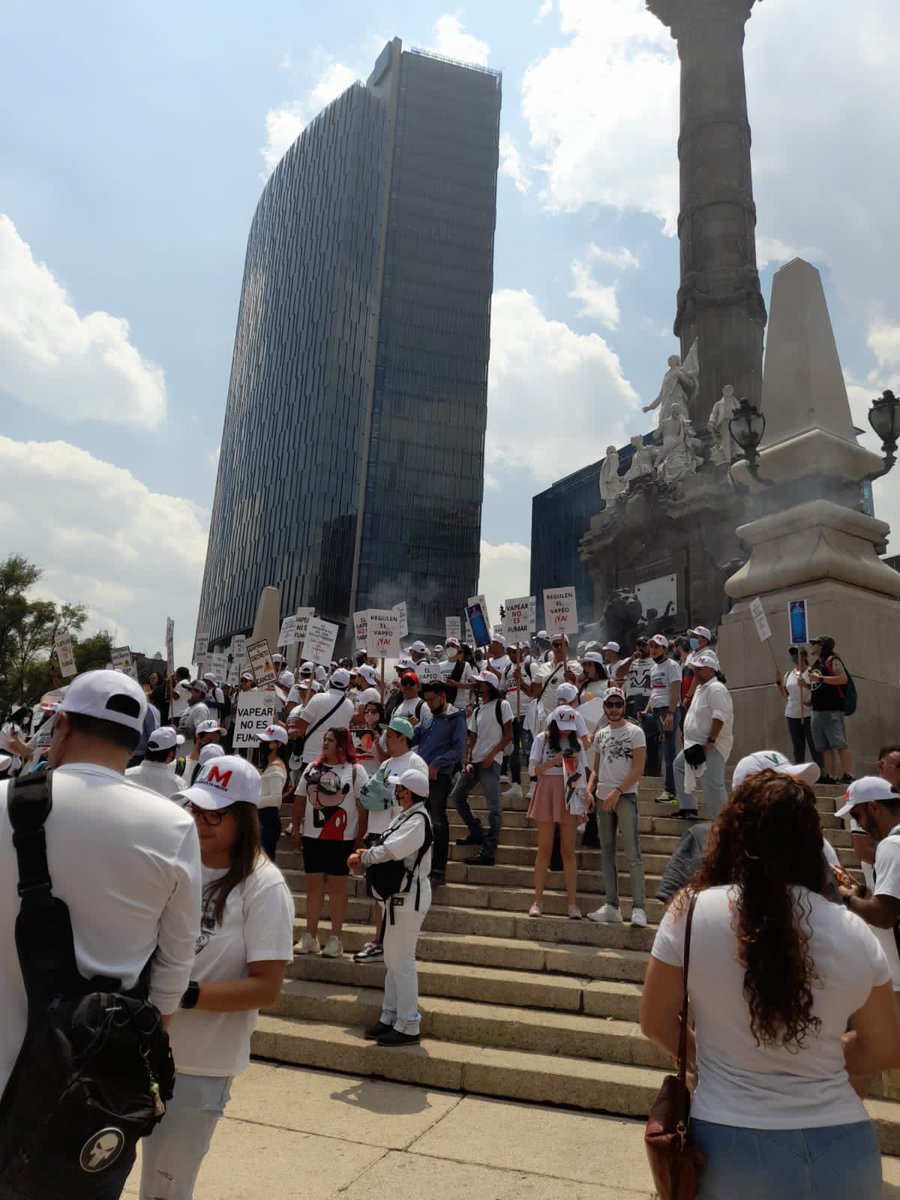 Vapers rally at Mexico City. 

Mexican authorities and most of its legislators just don’t get it. Tobacco harm reduction is the best way to help smokers quit and put an end to smoking related diseases and premature deaths.

<a href="/INNCOorg/">INNCOorg</a>