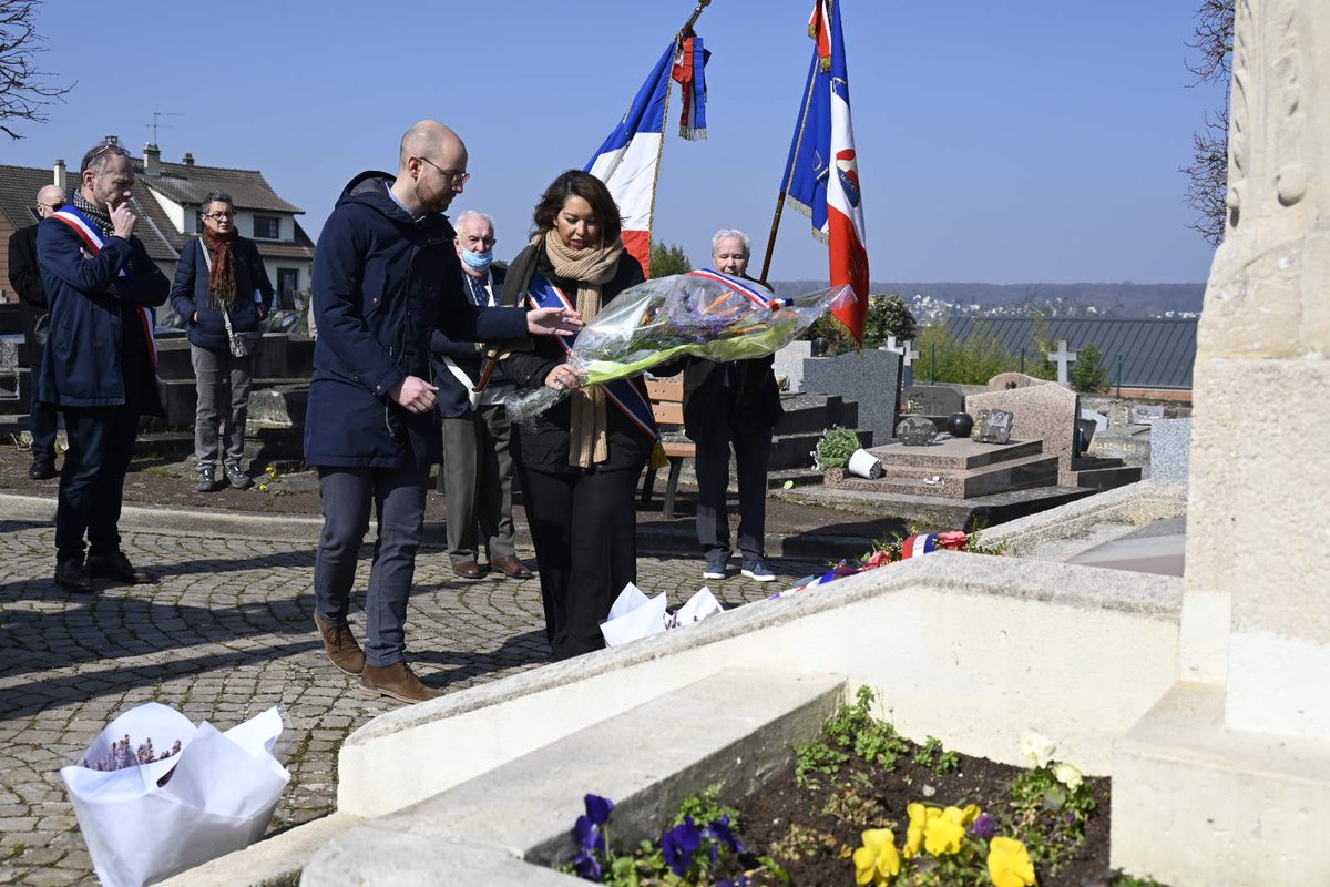 HellaKribi's tweet photo. Commémoration du cessez le feu en Algérie du 19 mars 1962 ce matin à #Massy. Pour ne jamais oublier les victimes de la guerre en Algérie et des combats au Maroc et en Tunisie. 
Pour ne jamais oublier… #devoirdememoire https://t.co/NcwWiBkWcN