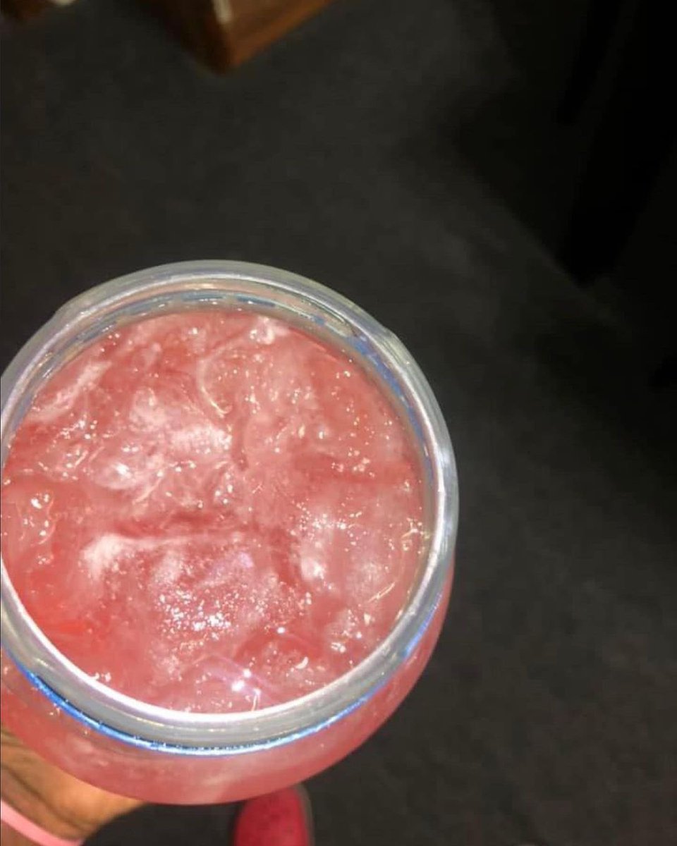 parlayprincesa's tweet photo. asked bro for some juice and he came back and gave me this🤦🏿‍♂️☠️😭 https://t.co/92728TQlHK