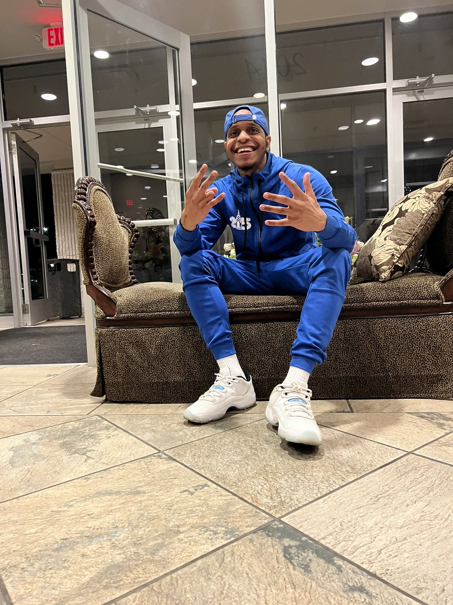 Manny215Mayor's tweet photo. Use to value being the 🪱 now the bird’s 👁 growin on me #Bossyki #215 https://t.co/TIvEX3L2tl