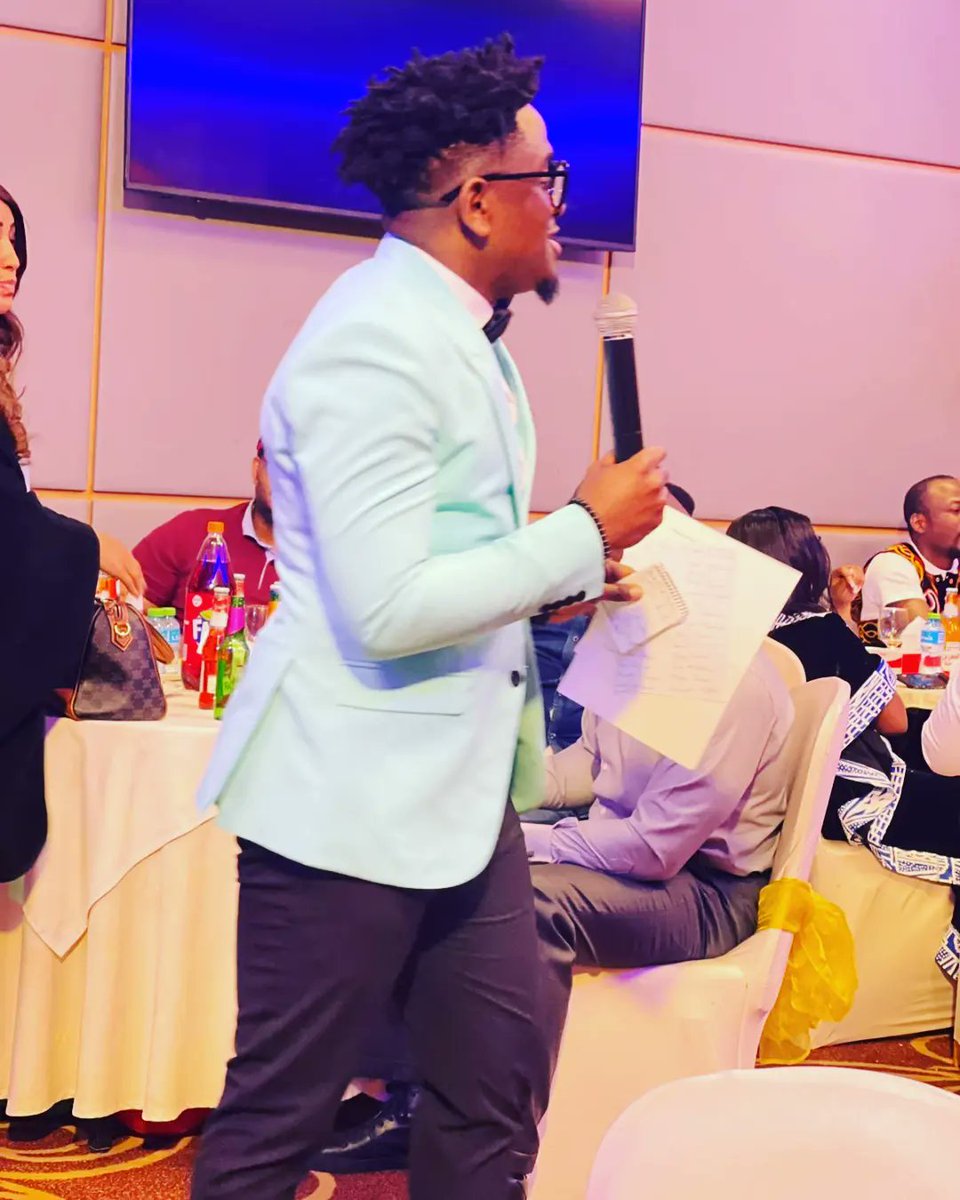 ceejaystake's tweet photo. Not your regular MC. When I'm on the mic...I AM the life of the party. I'm sleek like that..!! My name is #ceejay. BOOK ME!!
#ceejaystake
#ceejaystakepodcast
#cameroonianpodcaster
#podcasthost
#emceelife https://t.co/GbX1c5nU3e