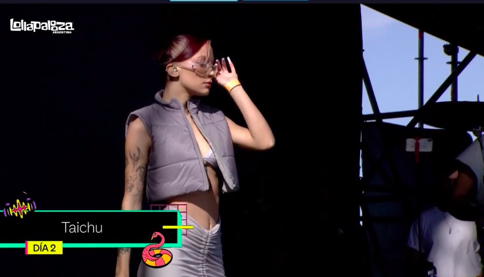 Bebeconelmobi's tweet photo. Sí, Taichu  #INEEDATTENTION la rompió mientras estaba #ElMató en el escenario principal #Lollapalooza #Lollapalooza2022 

#BuenSábado para el recambio generacional https://t.co/ThLmNnme9V