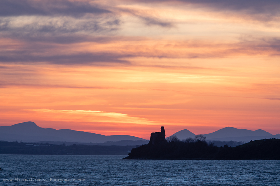 martinagardiner's tweet photo. Inch Castle tonight - just after sunset  #Inchisland #Donegal https://t.co/r9s9OEzUIR