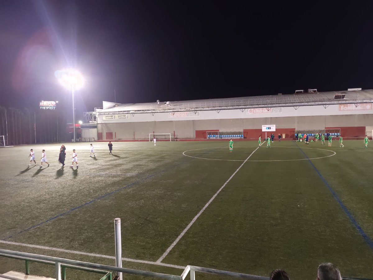JuvenilDH's tweet photo. 🏁💂‍♂️¡FINAAAAAAL DEL PARTIDO!

🎯Victoria importantísima para el Ural que se aleja de la permanencia🤟
 
⚔ @UralEspanol🟢🟢2⃣-1⃣ @EDValMinor🔴⚪

#Sempreverdes💚 #ForzaEDVM
 #JuvenilDH👟#DH1🏆 https://t.co/cfrXsXHRCu