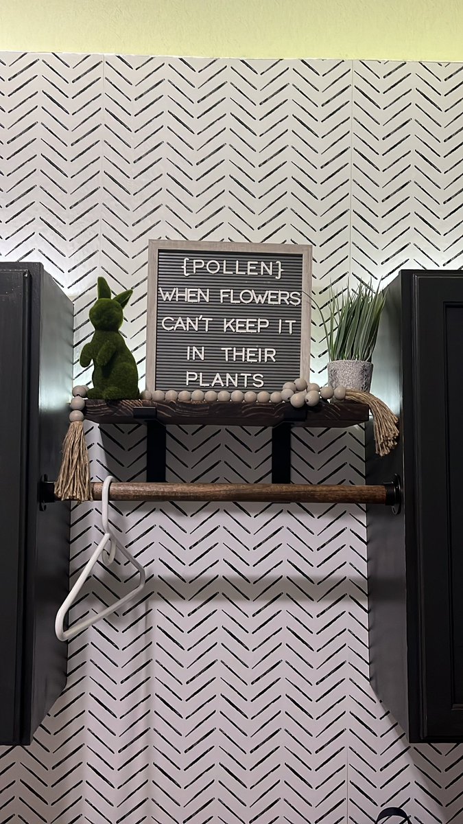 Kmw1026's tweet photo. In anticipation of spring!!!! #letterboard #laundryroom #whenisspring #soclose #ihatepollenthough https://t.co/PsDb6Gqu4f