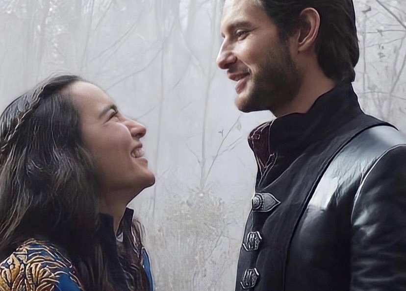 bestofbensie's tweet photo. jessie looking up at ben is my favorite genre of photos https://t.co/fcoce7xeqE