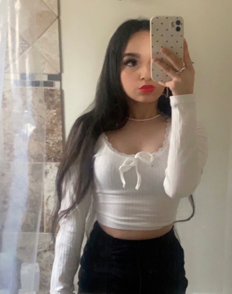GIVEONSBABEE's tweet photo. this acc is probably dead DEAD now but photodump ft my mom👩‍❤️‍💋‍👩 https://t.co/7sLws8nO43