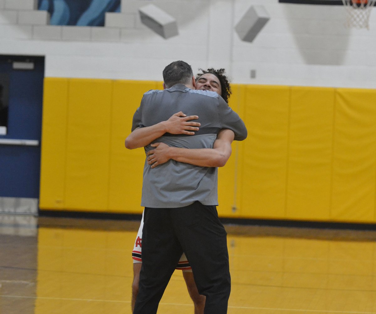 Ron Poniewasz Jr. tweet media