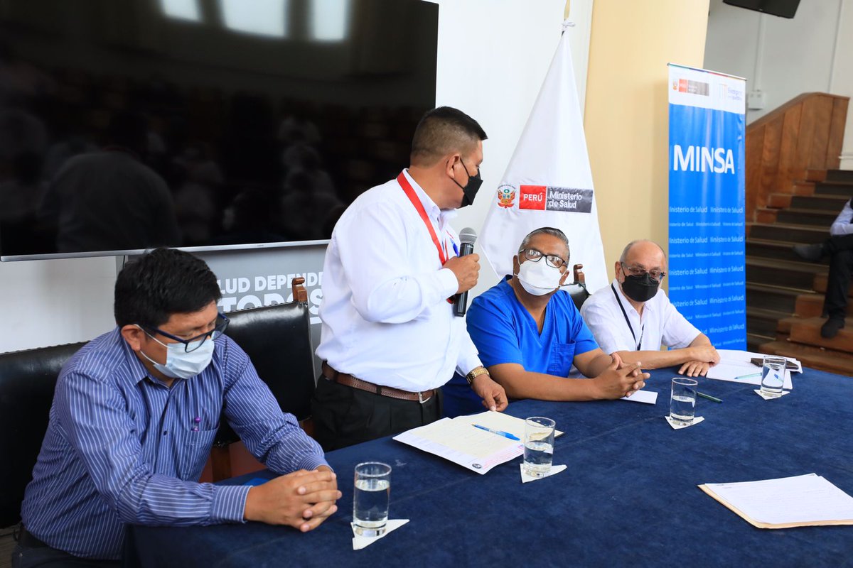 Minsa_Peru's tweet photo. Esta tarde, el equipo técnico del #Minsa se reunió con representantes del #Fenutssa para tratar sus demandas enfocadas en mejorar la administración del sector #Salud. El ministro Hernán Condori Machado y el viceministro Jorge López presidieron la reunión. https://t.co/C7uBaUQSBK