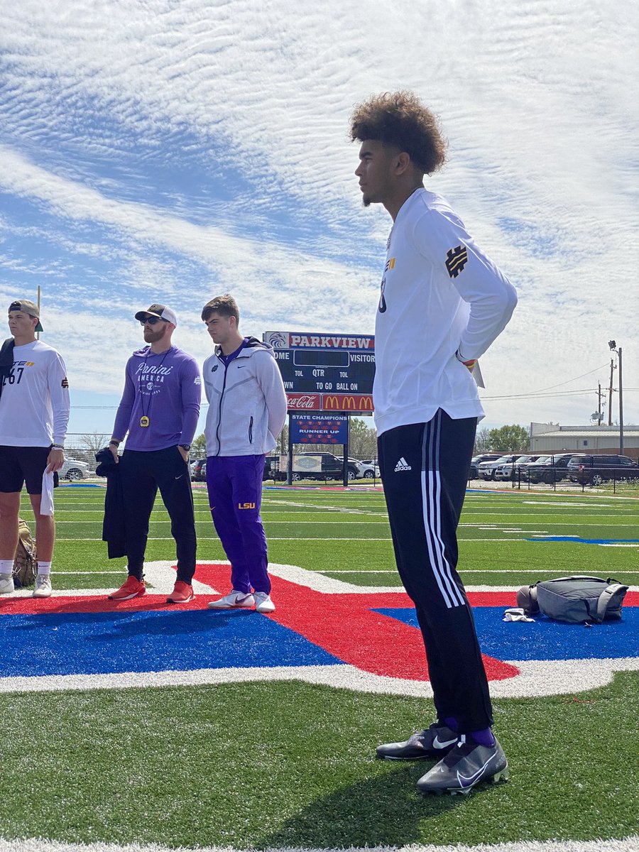 samspiegs's tweet photo. First Elite 11 invite — @RickieJCollins1 https://t.co/fySQqBgGdo