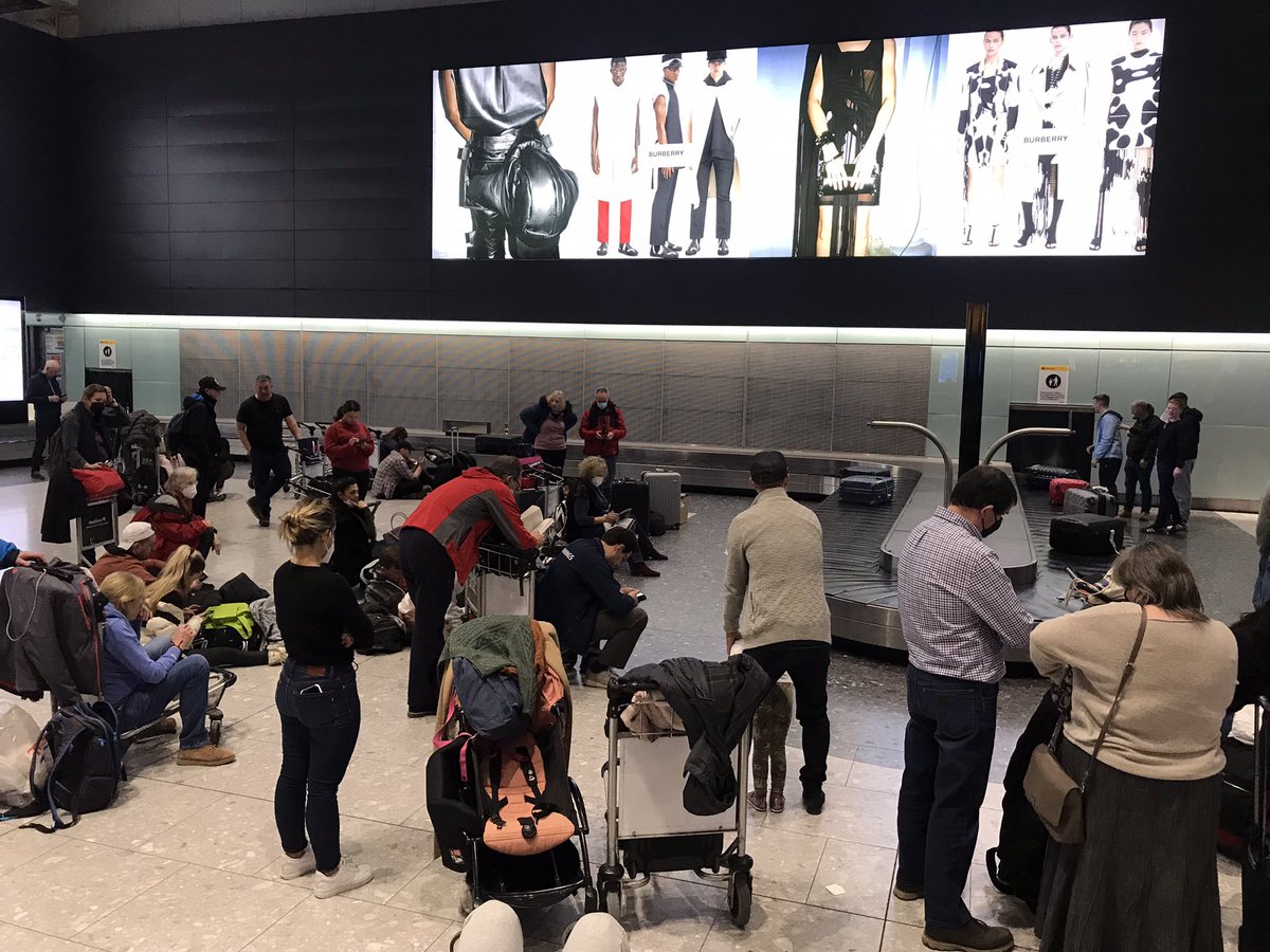 BA luggage handlers gone home!!
#britishairways 
2 hrs after landing at the UK’s and BA’s premier terminal 5 at LHR no bags anywhere to be seen for not just our flight but multiple flights!!!! No staff to open the hold! Outrageous and atrocious service!