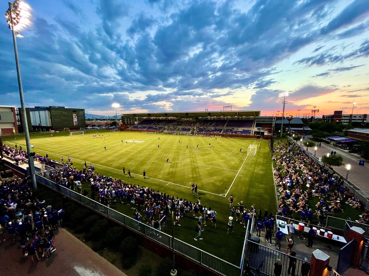 Thinking about these nights under the lights. 😍🏟 #LopesUp