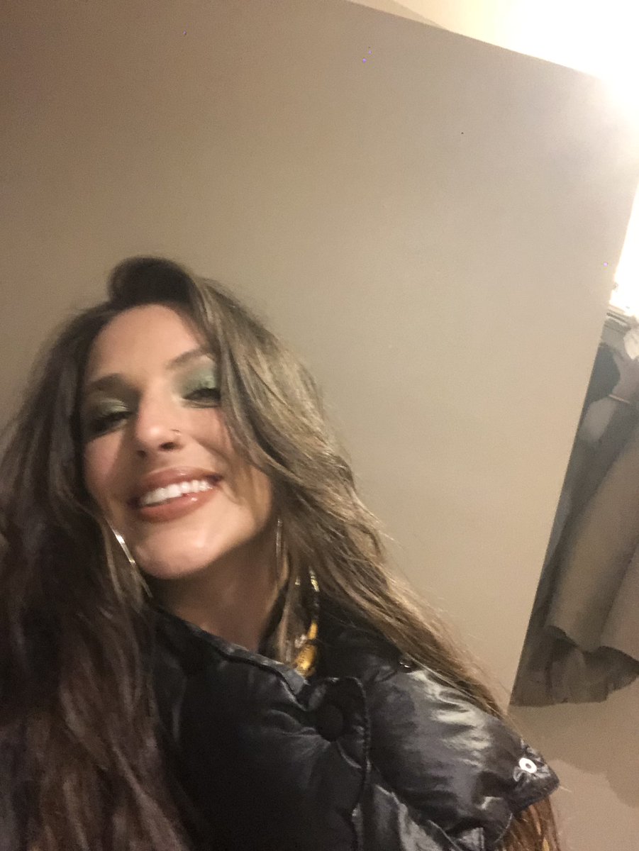 the_breezee's tweet photo. Turned 25 today.. And celebrated in Greece ✨ https://t.co/vWzfSjmMam