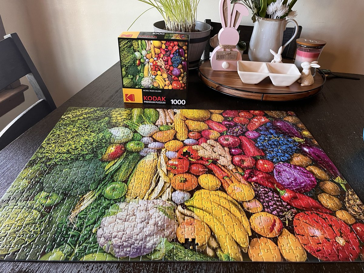 DiekmannJess's tweet photo. @Kodak what a beautiful puzzle! Such a bummer to get finished and realize you were missing 2 pieces in the brand new puzzle box you bought last week! What is going on?! Where are my pieces? Explain yourself! https://t.co/A3ouqBWKy3