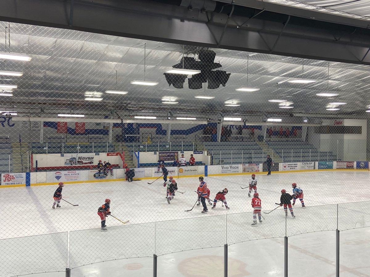 That’s a wrap for this great group! #windup #redbuckets #congrats #greatseason #skillscomp <a href="/RAChockey/">Rangers Athletic Club (RAC)</a>