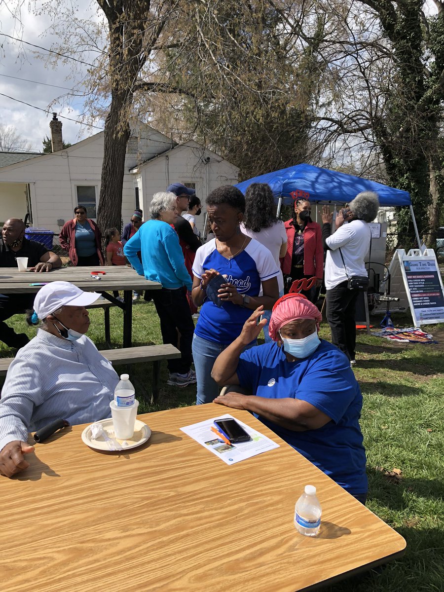 ParisMFousheeCH's tweet image. S/O to @HomeTrustNC &amp;amp; @MCJCenter for organizing #KeepinIt 💯! It was a beautiful day to eat, celebrate &amp;amp; advocate for affordable housing. Neighbors &amp;amp; community members came out in number!! Thanks @EmPOWERmentINC1,  @communityef, @IFCforSS elected officials &amp;amp; candidates for coming