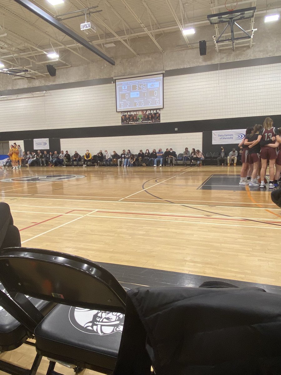 Gonna be live tweeting through the provincial championship game!! Lancers 💛vs 💜 Warriors who do y’all think is gonna win?!?
#ccsports