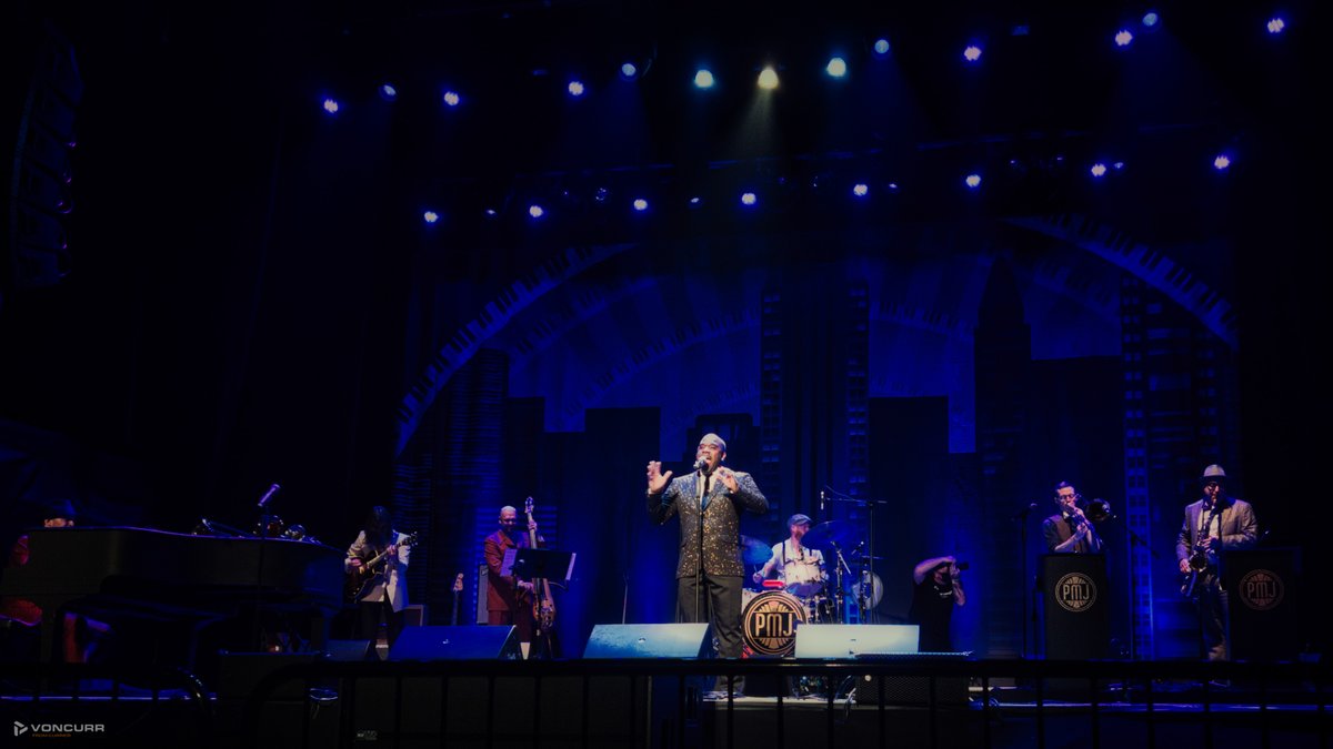 CurrierOfficial's tweet photo. I had the pleasure of seeing @PMJofficial perform at the Riviera Theatre in North Tonawanda on Tuesday. Highly recommend checking them out!
Here's a few of the shots I got that night...
#PMJtour https://t.co/crPj7o0D9j