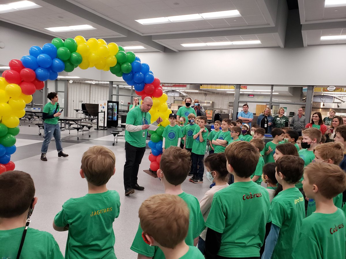 carsonteach's tweet photo. Thank you @Long_WBStronger Scott Long for opening our LakerBot Festival today! We are inspired &amp; excited about Making Waves in WB!! #WBStronger Collaboration makes us strong! Well done Team WB!! @wbloomfieldschl @andreafog @aquinn123 @FIRSTinMichigan https://t.co/tJ0BR9m50h