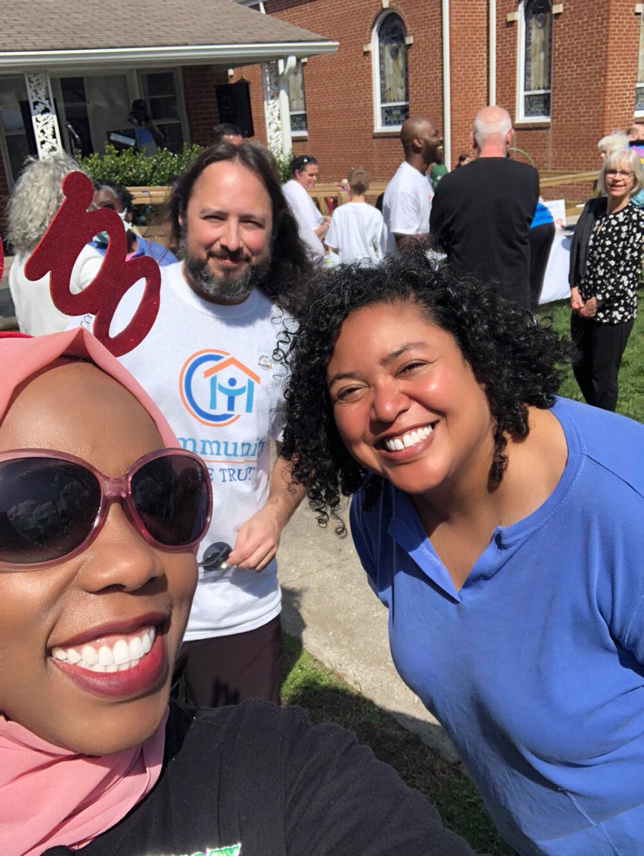 ParisMFousheeCH's tweet image. This is me totally interrupting her conversation… I don’t know how she puts up with my crazy 🤪self… @thesocialmill @VoteCamille4CH😜 #KeepinIt 
#HomeSweetHome