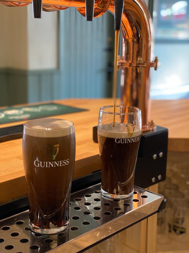 The_Tiger_Inn's tweet photo. Happy #Saturday night one and all 🤗
Pouring the perfect pint of @guinness for you 🖤🤍
#tigerinnconeythorpe #harrogatepubs #SaturdayVibes https://t.co/WKa6TkRVNK