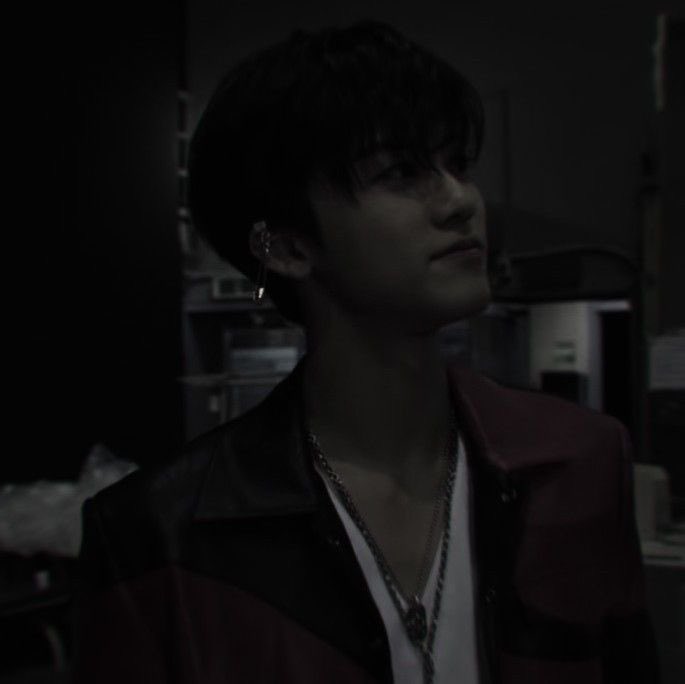 cherche/recherche rpl rpdm 

salut, je suis pas nouveau mais je cherche à rencontrer de nouvelles personnes afin de me faire de potentiels potes. 

rt pour visibilité 
fav pour follow et/ou dm