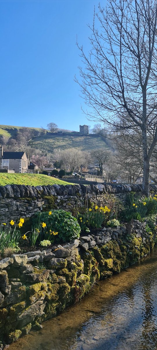 PAW348's tweet image. Peveril Castle