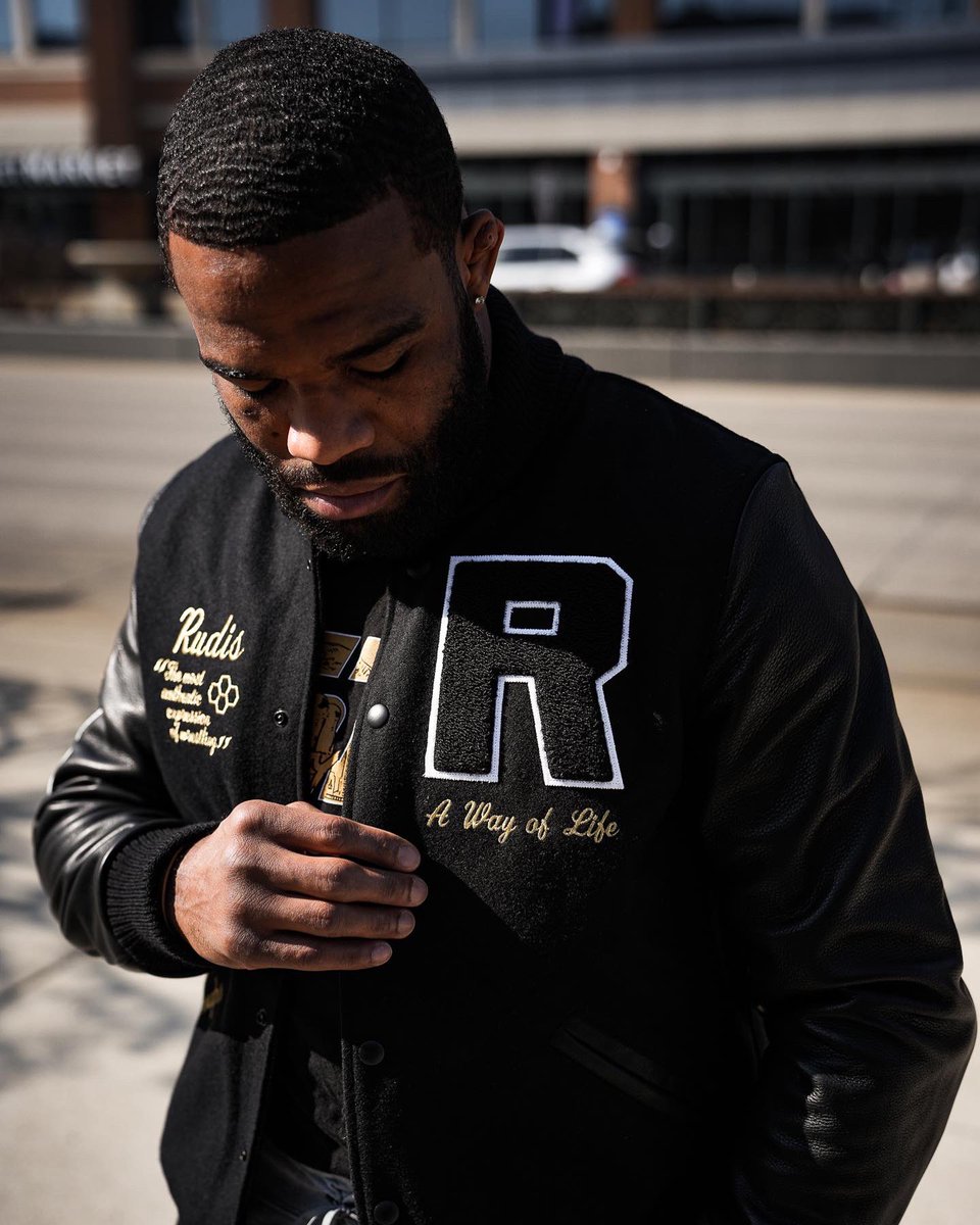 alliseeisgold's tweet photo. Golf has green jackets. Now wrestling has our own. 

The “Legacy Jacket” is a distinct symbol of success in wrestling. 

Each champ in tonight’s NCAA Final will be gifted the official Legacy Jacket by @the_rudis commemorating becoming the best collegiate wrestler in their weight. https://t.co/KfpDOykkpb