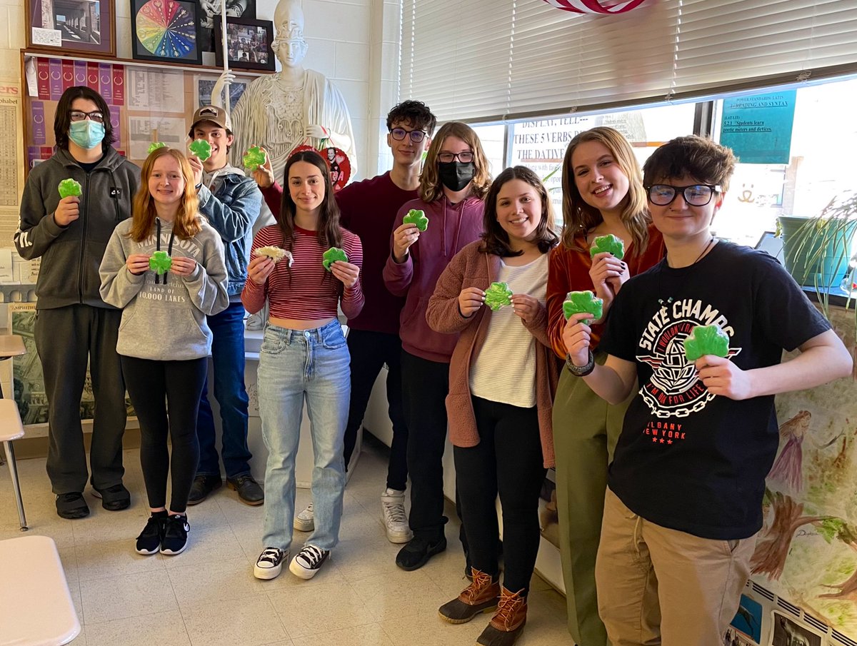 BCHSmagistra's tweet photo. #BCLatin IV students celebrated St Patrick’s Day with delicious #shamrock cookies. Thank you, Mrs Pittman! ☘️💚☘️ #LatinRocks https://t.co/27YgHHx4oQ