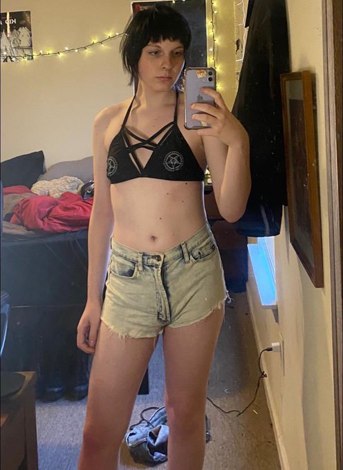 2 pic. It’s getting warm out! https://t.co/3zjcVhek7D