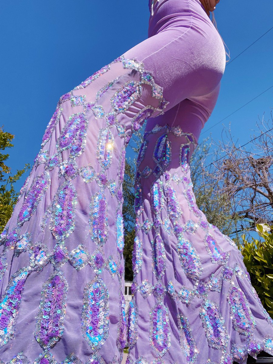 discolem's tweet photo. lux x disco: vanishing fae disco bells💜 3/31 4:44 PM PST https://t.co/3EktStayfr