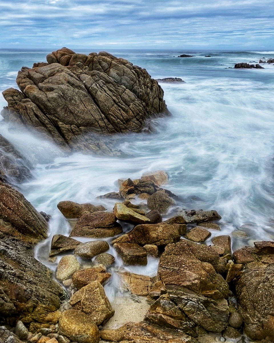 DHC95066's tweet photo. Nice stormy day in Pacific Grove today. https://t.co/HLcTCkrGjY