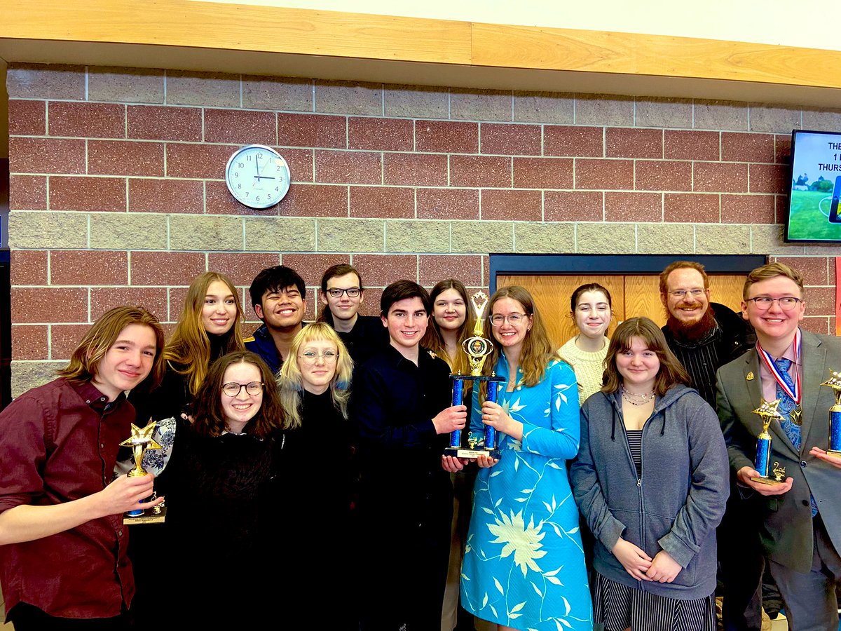 DebateNeenah's tweet photo. I’m so incredibly proud of my team. These kids are amazing ❤️
2nd place at Waupaca
#NeenahWithPride
#WeDoBetter https://t.co/EgY1IJLlyG