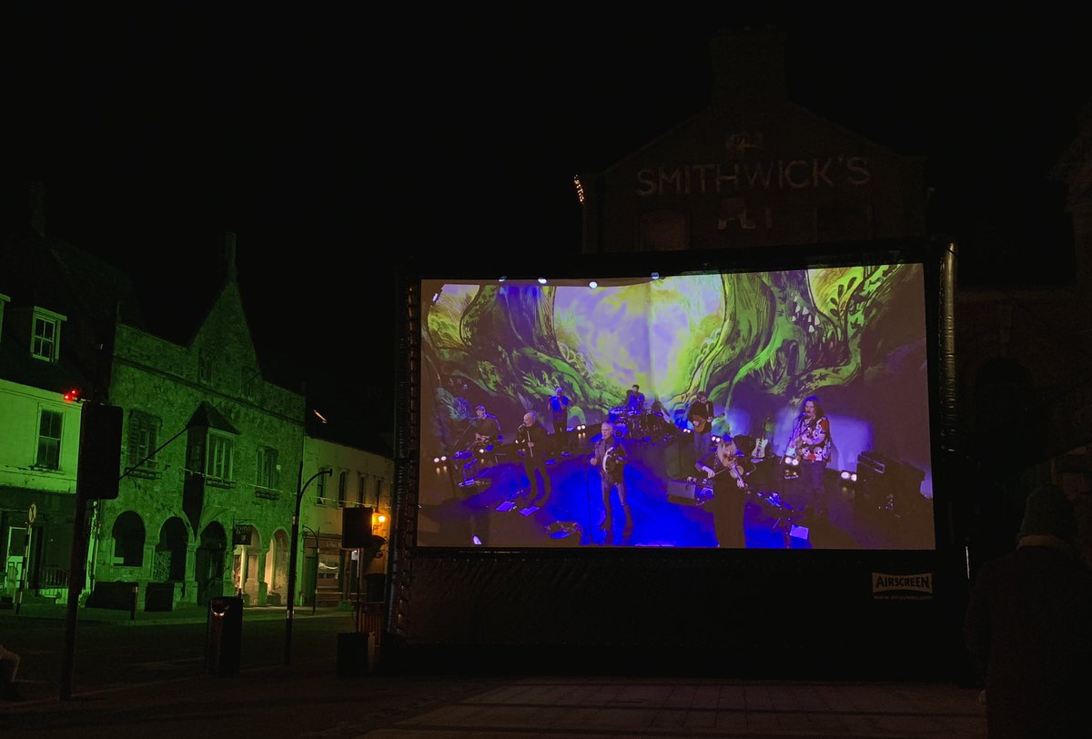 AlanSla's tweet photo. Fine night for a bit of Kíla! https://t.co/71uab6xtuw