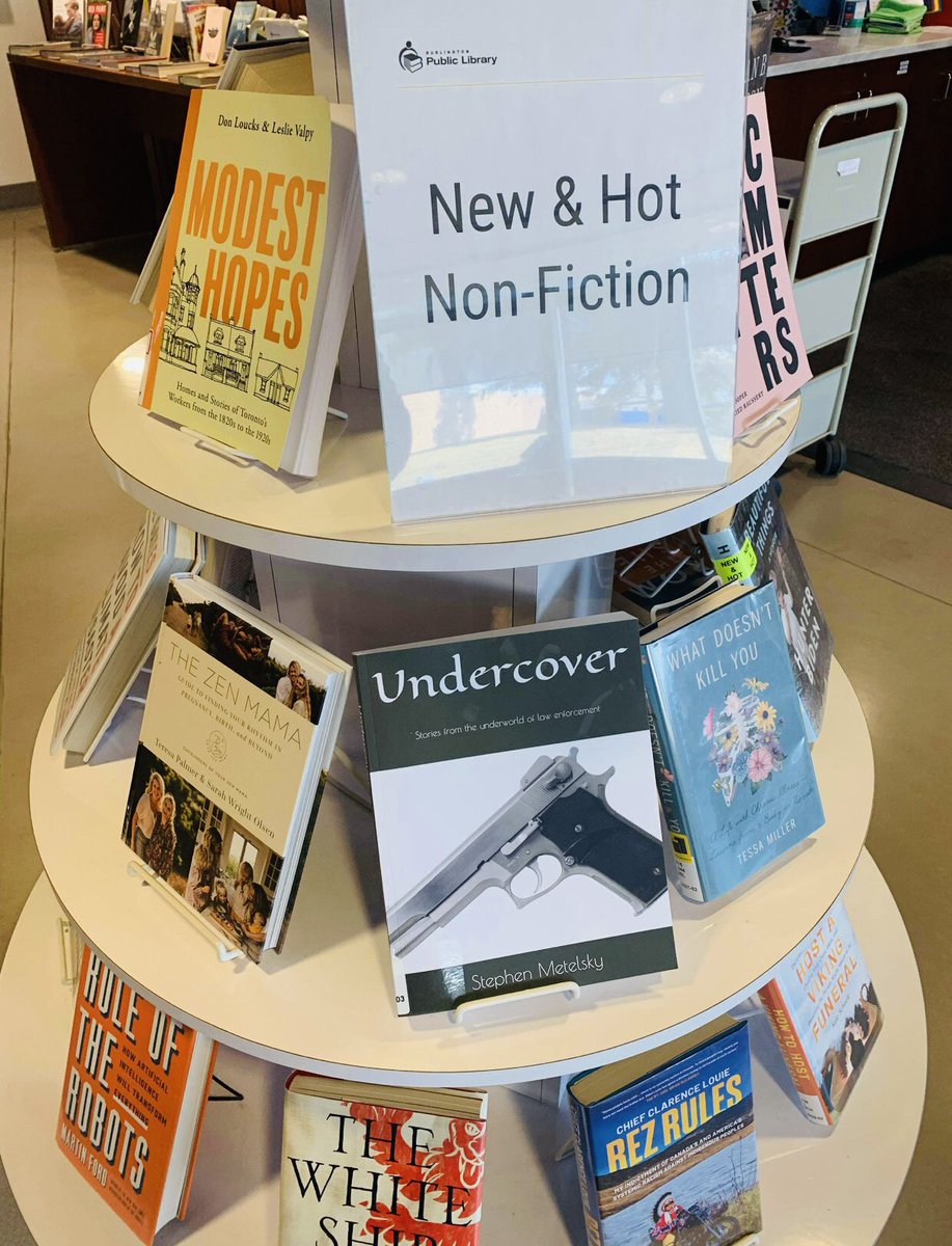 StephenMetelsky's tweet photo. This photo was forwarded to my attention. Thank you very much Burlington Public Library. @BurlOnLibrary Much appreciated! Support your local libraries. #BurlingtonPublicLibrary #Author #NonFiction #Undercover #BurlOn #Halton https://t.co/FKJg8CBa1G