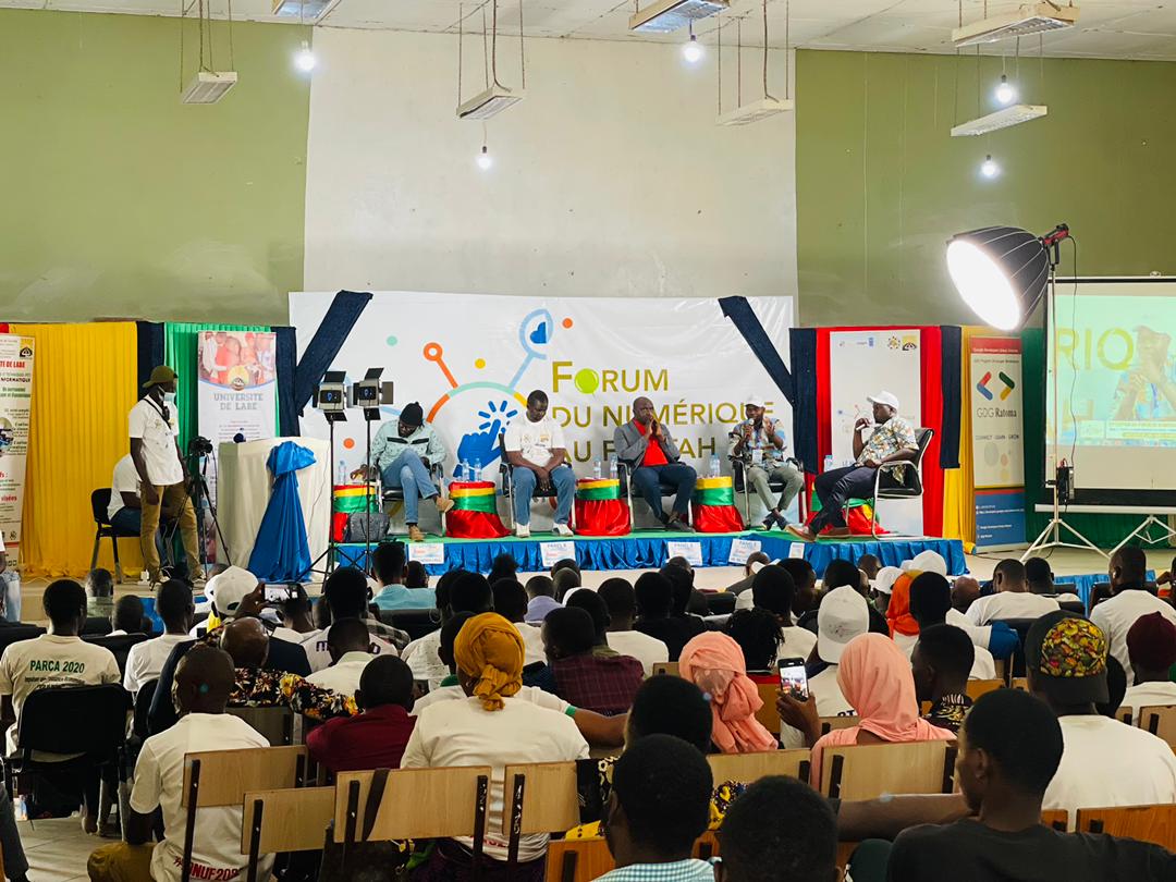 Très beau moment de communion et de partage d'expérience à Labé dans le cadre de la deuxième édition du <a href="/ForumFoutah/">Forum du Numérique au Foutah</a>. Merci à l'université de Labé et à l'association <a href="/villageois2_0/">Association  Villageois 2.0</a> #Fonuf2022