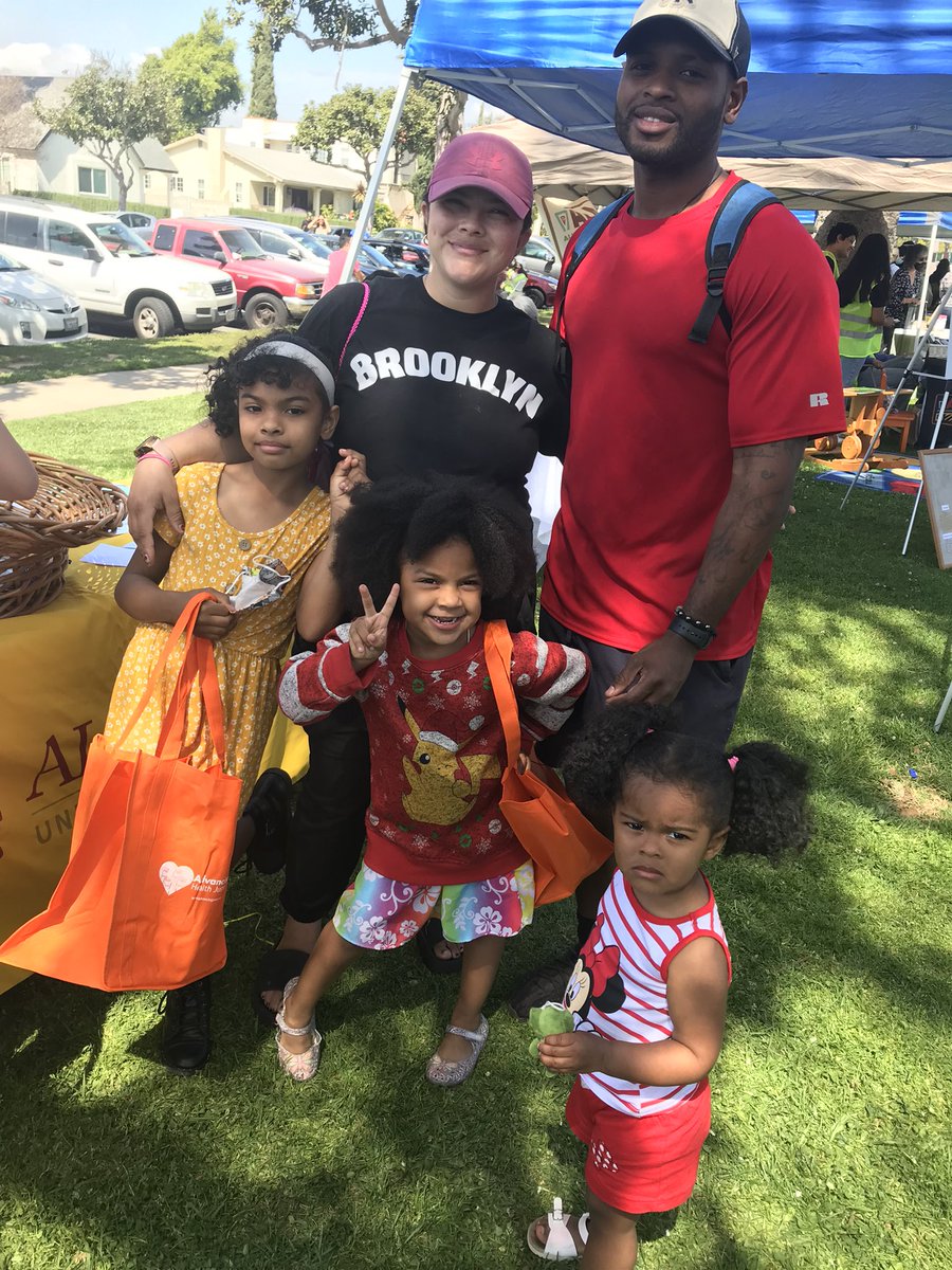 alhambrausd's tweet photo. Some of our  AUSD families celebrating @AlhambraATA #ReadAcrossAmerica @cityofalhambra‼️🥳
So many students, families, teachers, teacher aides, district + community leaders  made this a fabulous day‼️📚🎨🎶💛 https://t.co/bjxEF5obbp